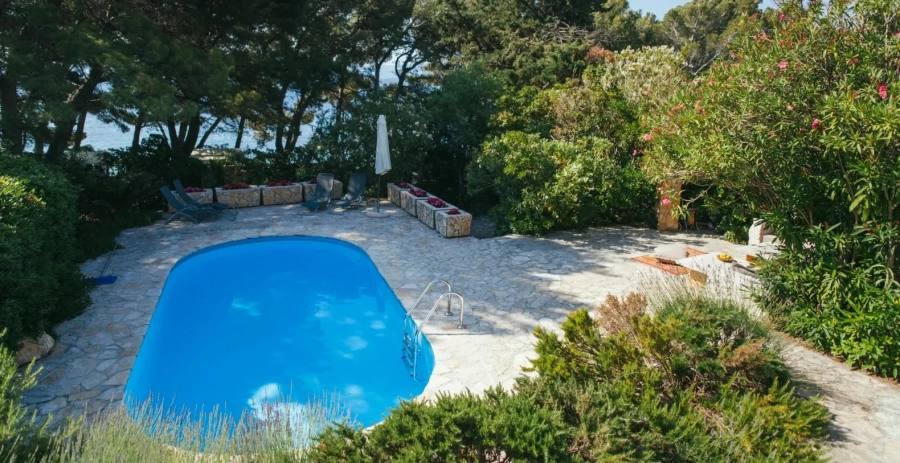 Villa Bol Retreat Vacation Villa - Croatia