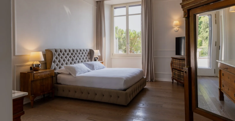 Castello Caratti Lake Garda Vacation Villa - Italy