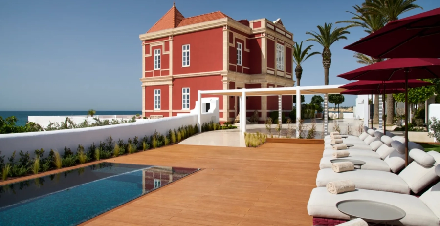 Red Chalet Algarve Vacation Villa - Portugal