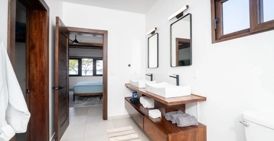 Island Breeze Villa  Vacation Villa - Belize