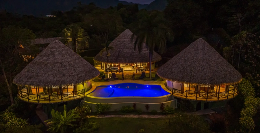Tiki Vibes Puntarenas Vacation Villa - Costa Rica