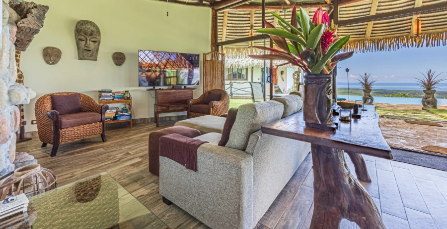 Tiki Vibes Puntarenas Vacation Villa - Costa Rica