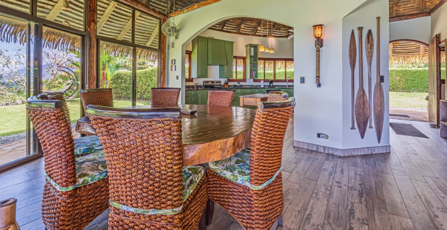 Tiki Vibes Puntarenas Vacation Villa - Costa Rica