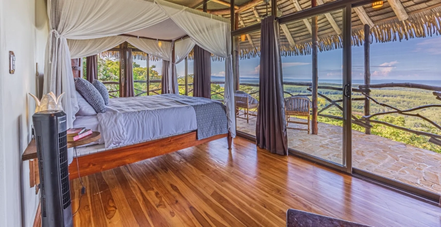 Tiki Vibes Puntarenas Vacation Villa - Costa Rica