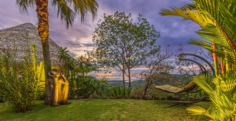 Tiki Vibes Puntarenas Vacation Villa - Costa Rica