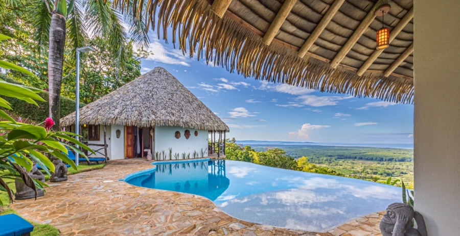 Tiki Vibes Puntarenas Vacation Villa - Costa Rica