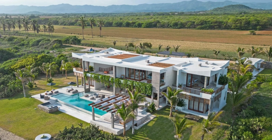 Niku House Pacific & South Coast Vacation Villa - Mexico