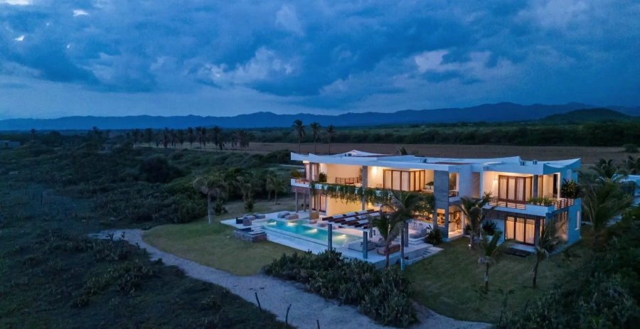 Niku House Pacific & South Coast Vacation Villa - Mexico