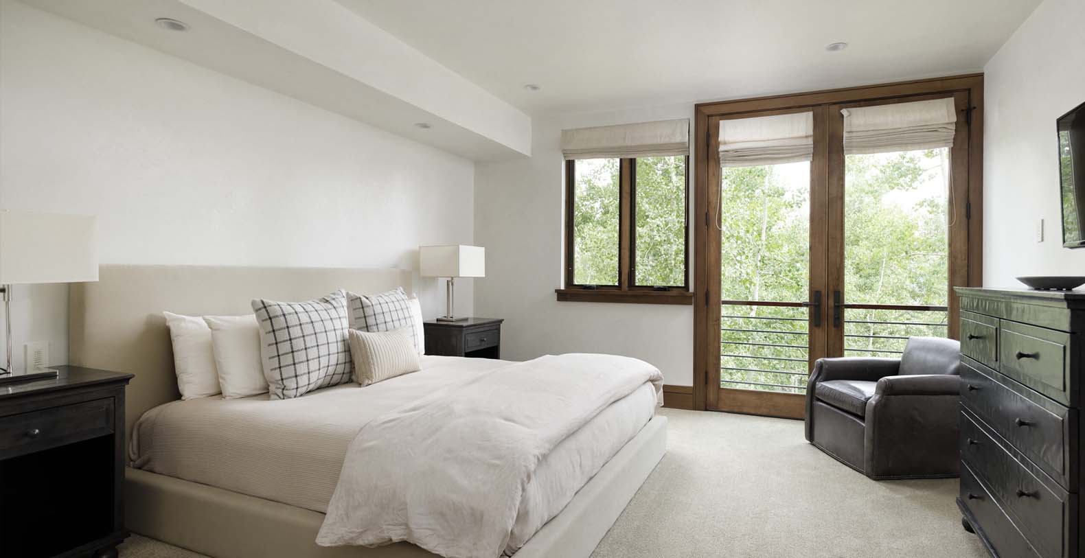 Forest Lane Contemporary Colorado Vacation Villa - Snowmass