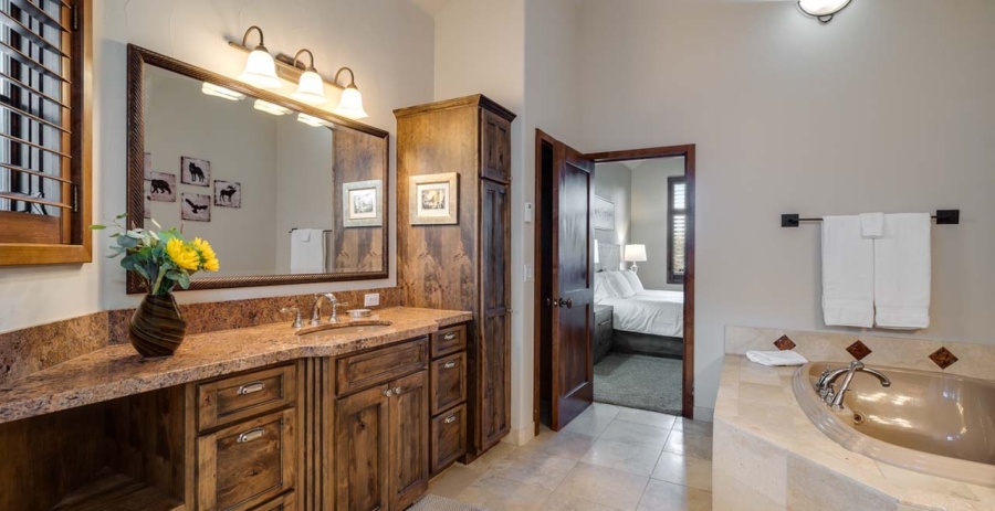 Majestic Mountain Lodge Colorado Vacation Villa - Breckenridge