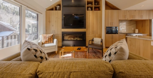 Depot House - B Colorado Villa Rentals