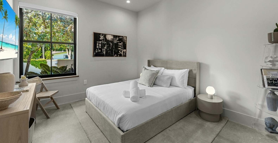 La Datcha Miami Vacation Villa - North Miami Beach