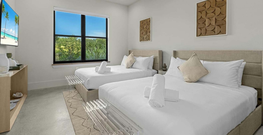 La Datcha Miami Vacation Villa - North Miami Beach