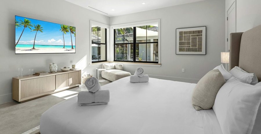 La Datcha Miami Vacation Villa - North Miami Beach