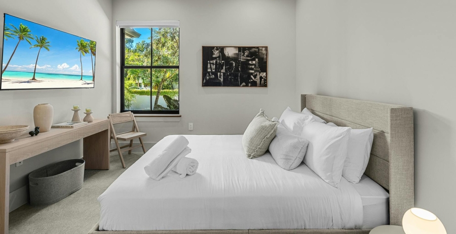 La Datcha Miami Vacation Villa - North Miami Beach
