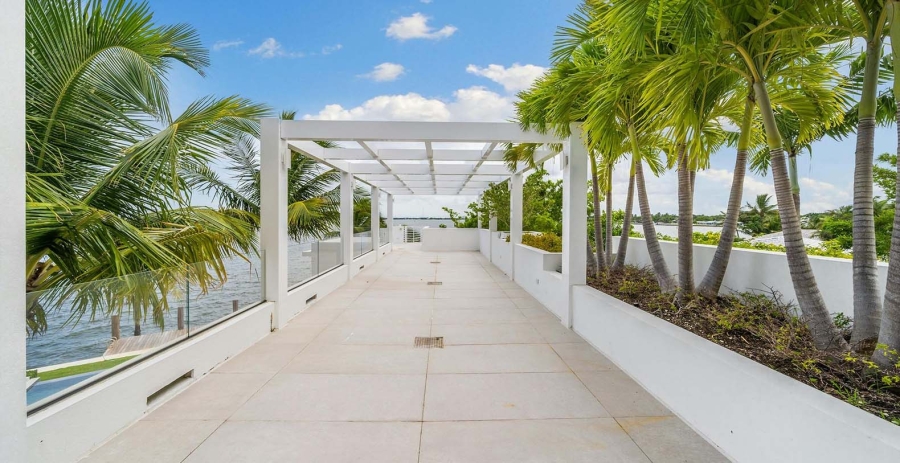 Midcentury Dream Florida Vacation Villa - Miami Shores