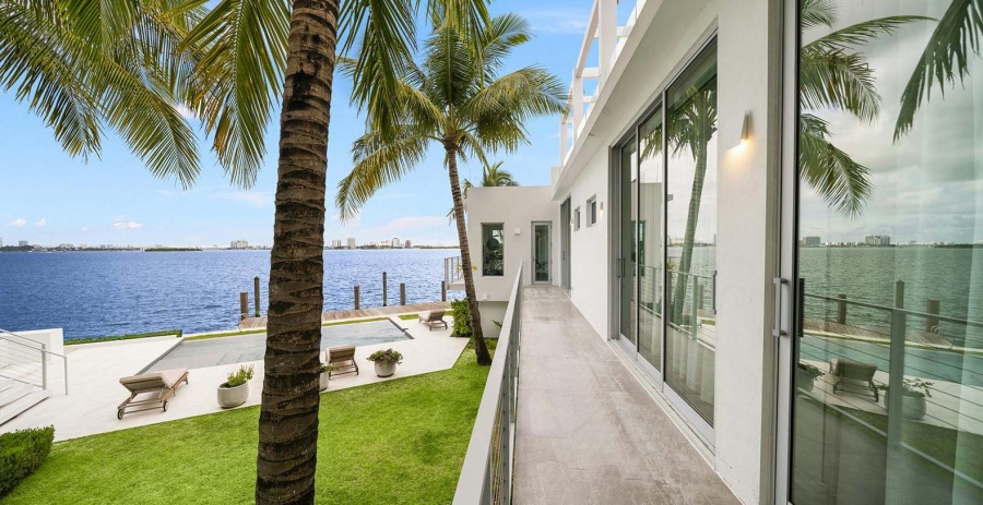 Midcentury Dream Florida Vacation Villa - Miami Shores