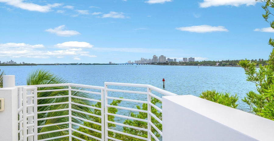Midcentury Dream Florida Vacation Villa - Miami Shores