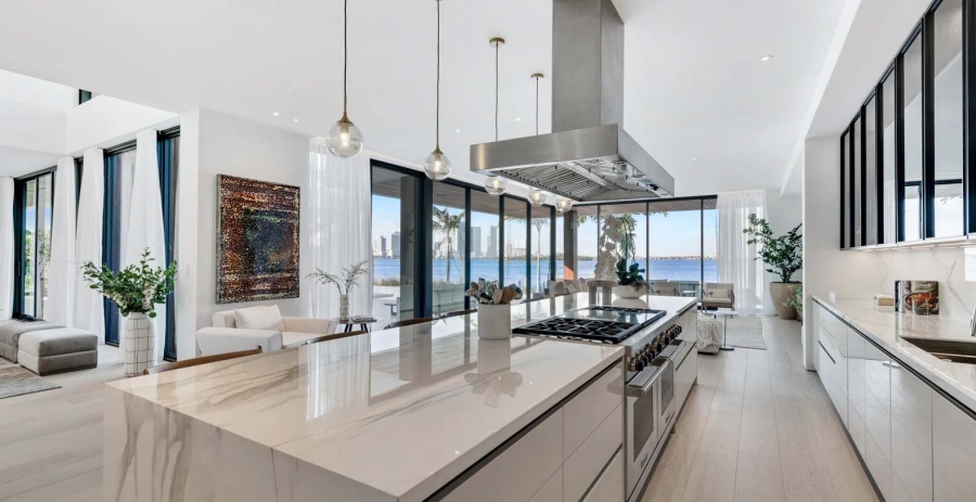 Modern Dreams Miami Vacation Villa - Venetian Islands