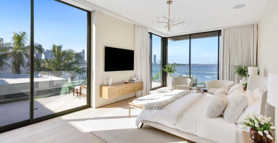 Modern Dreams Miami Vacation Villa - Venetian Islands