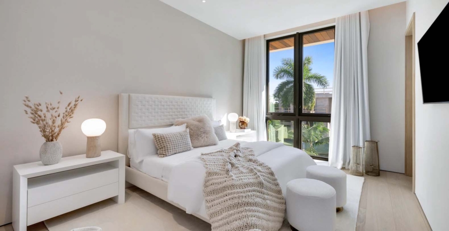 Modern Dreams Miami Vacation Villa - Venetian Islands