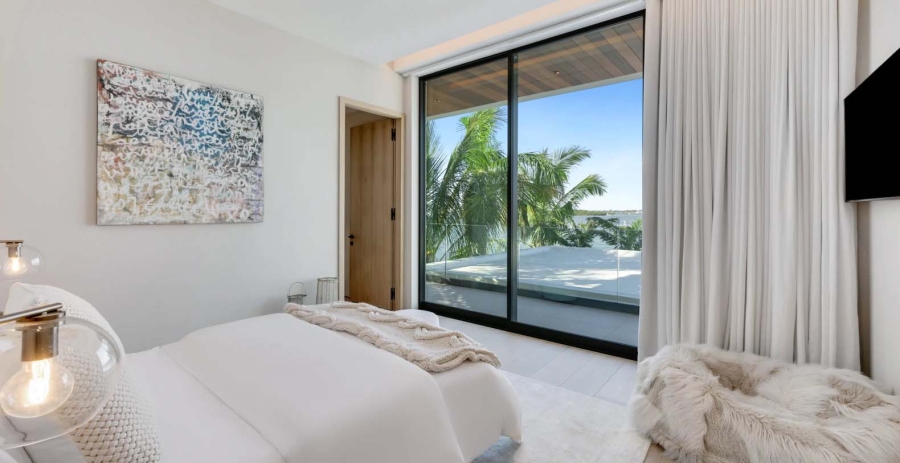 Modern Dreams Miami Vacation Villa - Venetian Islands