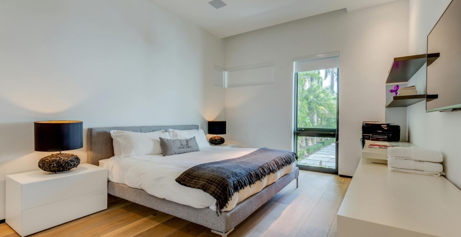 Sinfully Yours Miami Vacation Villa - Venetian Islands