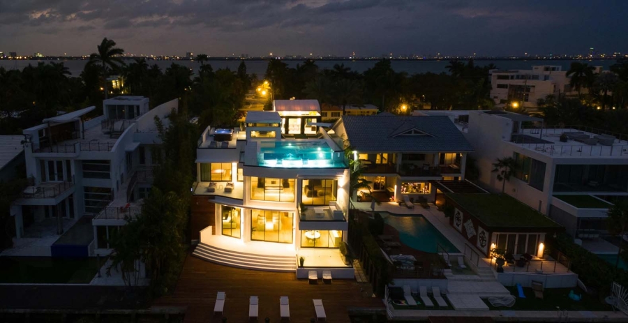 Sinfully Yours Miami Vacation Villa - Venetian Islands