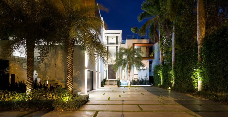 Sinfully Yours Miami Vacation Villa - Venetian Islands