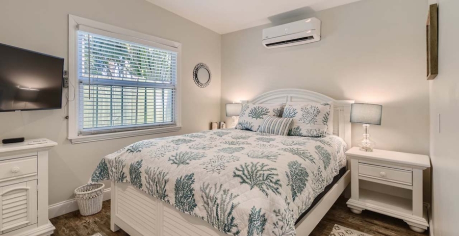Historic District Cottage Florida Vacation Villa - West Palm Beach