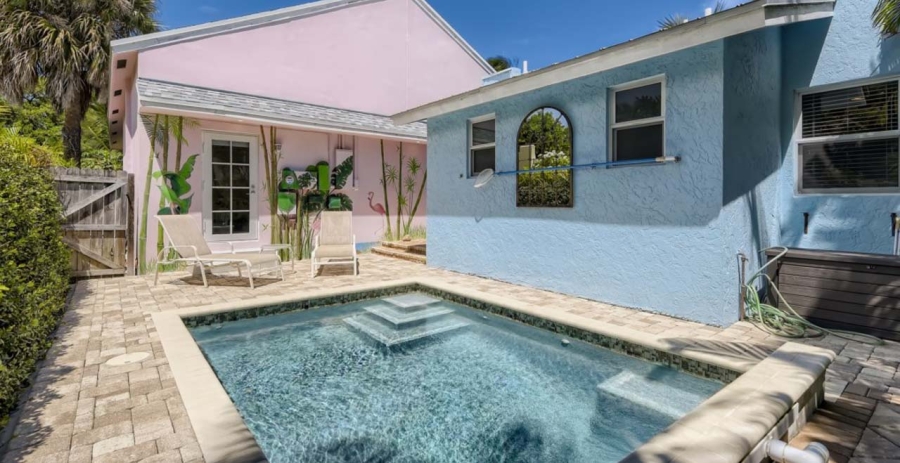 Historic District Cottage Florida Vacation Villa - West Palm Beach