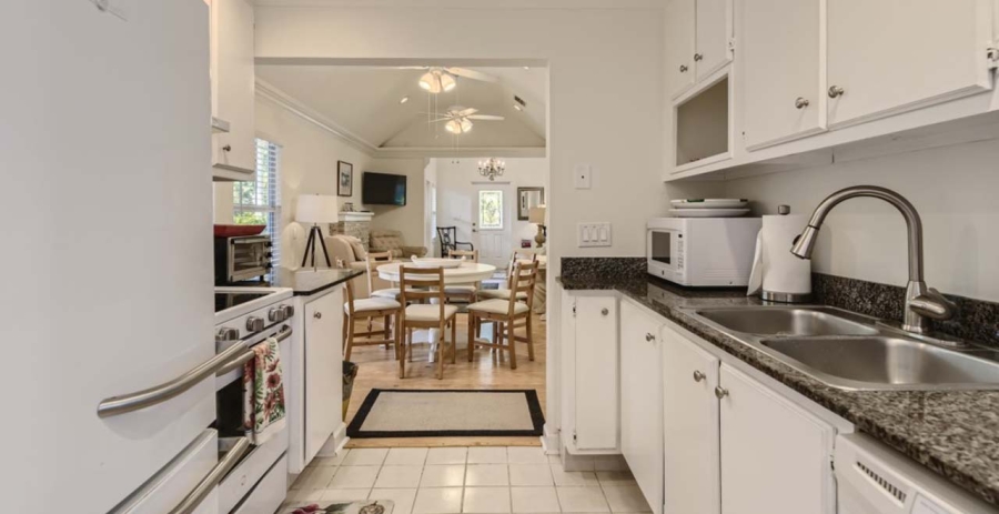 Historic District Cottage Florida Vacation Villa - West Palm Beach