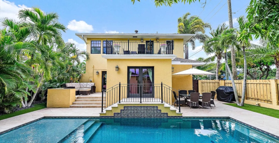 Tropical Villa Chic Florida Vacation Villa - West Palm Beach