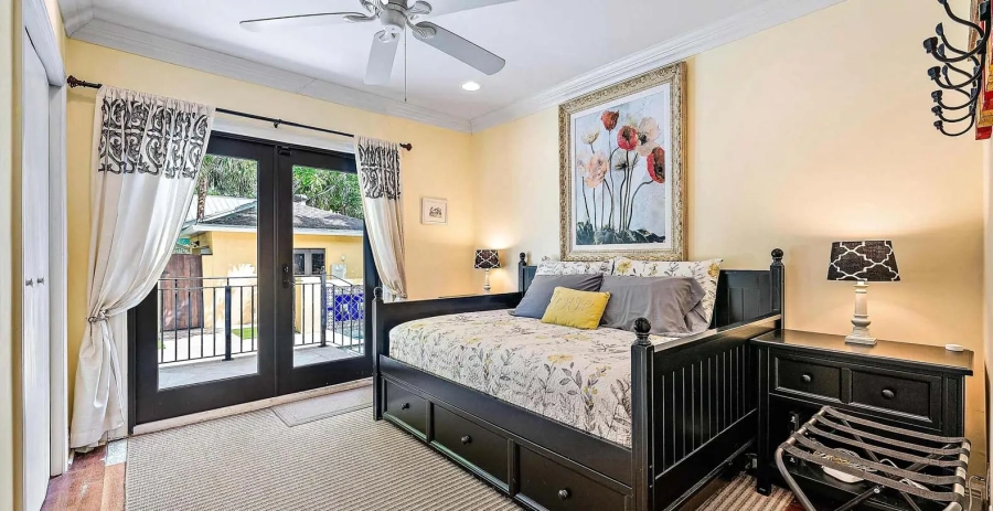 Tropical Villa Chic Florida Vacation Villa - West Palm Beach