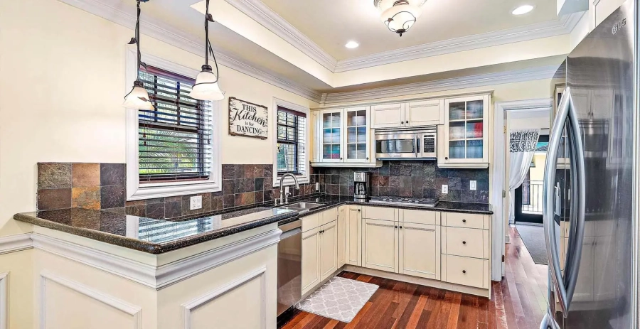 Tropical Villa Chic Florida Vacation Villa - West Palm Beach