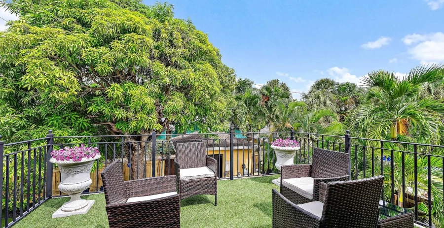 Tropical Villa Chic Florida Vacation Villa - West Palm Beach