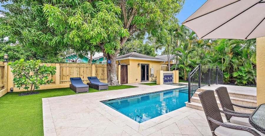 Tropical Villa Chic Florida Vacation Villa - West Palm Beach