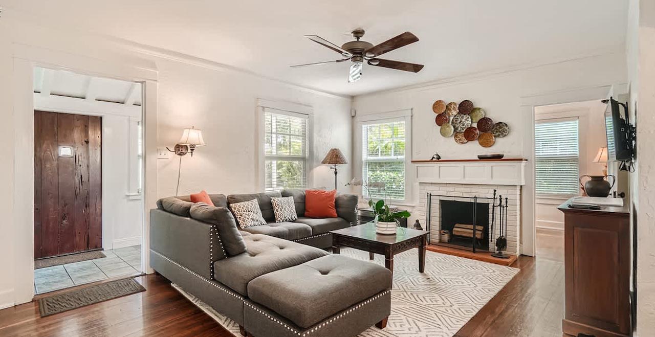 White Cottage Vacation Rental, Palm Beach Florida