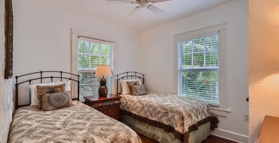 White Cottage FL Vacation Villa - West Palm Beach