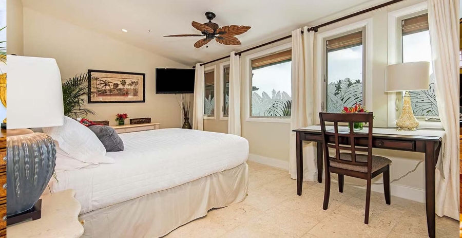 Royal Hawaiian Beachfront Estate Hawaii Vacation Villa - Oahu