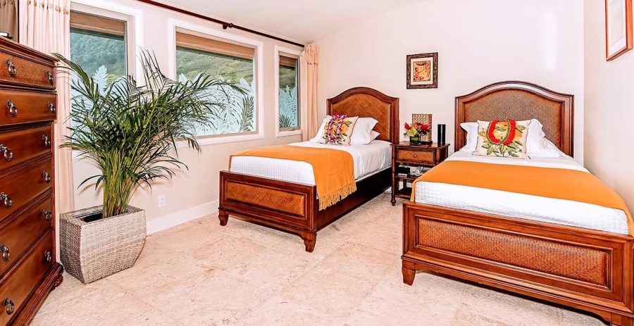 Royal Hawaiian Beachfront Estate Hawaii Vacation Villa - Oahu