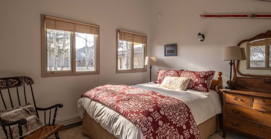 Glenn House MT Vacation Villa - Big Sky