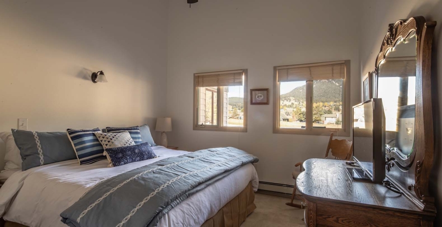 Glenn House MT Vacation Villa - Big Sky