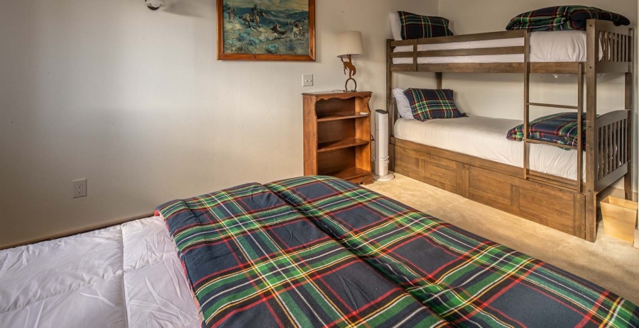 Glenn House MT Vacation Villa - Big Sky