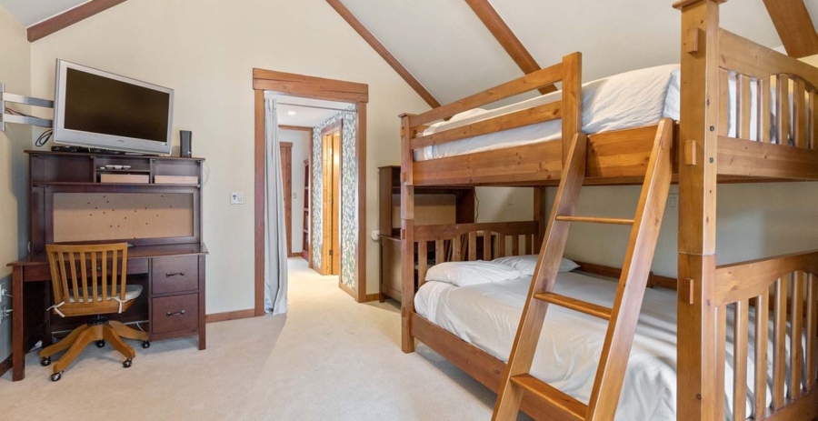Lake View Escape Montana Vacation Villa - Whitefish