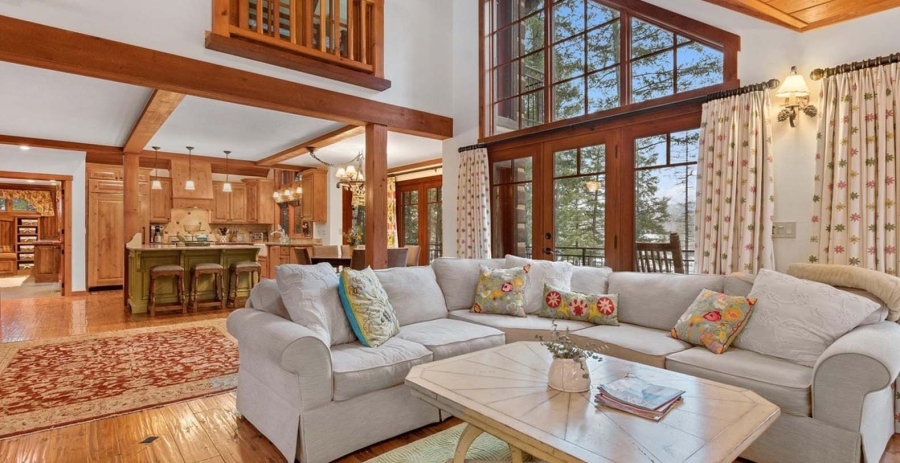 Lake View Escape Montana Vacation Villa - Whitefish