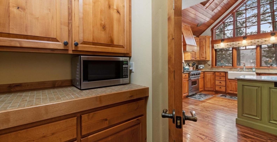 Lake View Escape Montana Vacation Villa - Whitefish