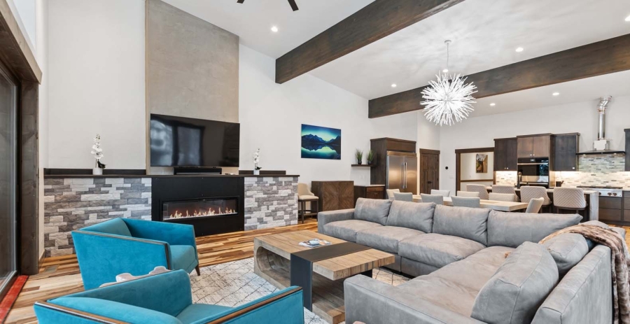 Latitude Adjustment Montana Vacation Villa - Whitefish