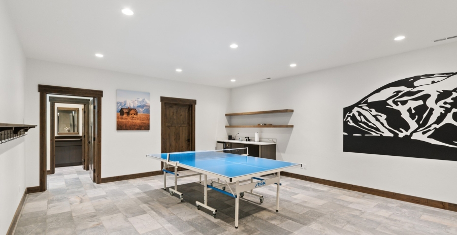 Latitude Adjustment Montana Vacation Villa - Whitefish