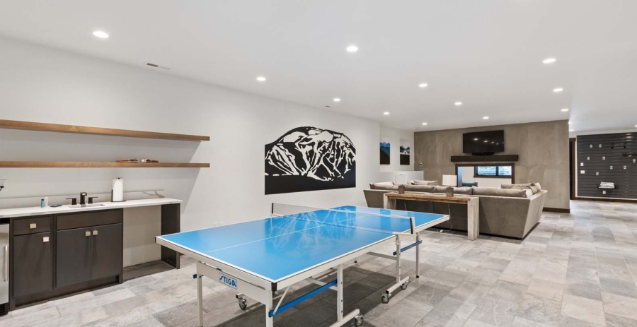 Latitude Adjustment Montana Vacation Villa - Whitefish